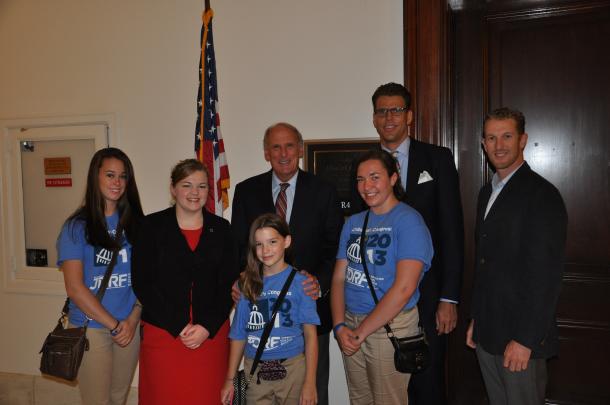 Senator Coats with the Juvenile Diabetes Research Foundation Children's Congress